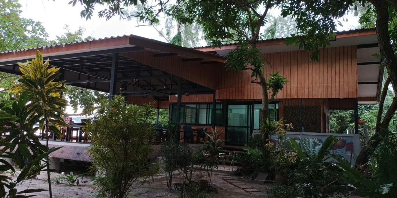 阁帕延岛 帕亚卡巴纳旅馆酒店 外观 照片
